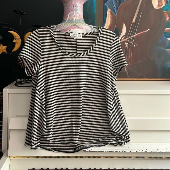 Pink Rose Black and White Striped Short Sleeve Tee M - Picture 1 of 16